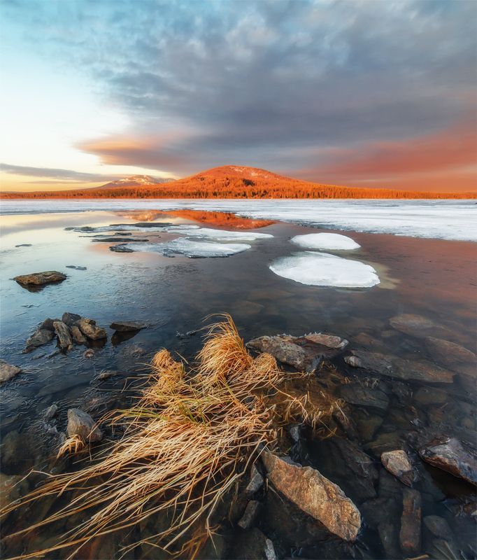 природа, пейзаж, урал, зюраткуль, озеро, весна, лед, утро, восход, рассвет Весна пришлаphoto preview