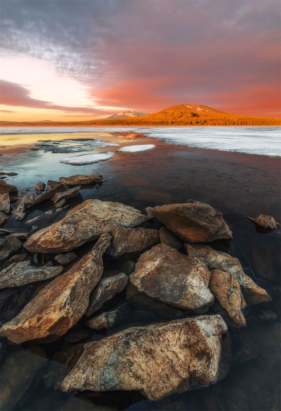 природа, пейзаж, урал, зюраткуль, озеро, весна, лед, утро, восход, рассвет утроphoto preview