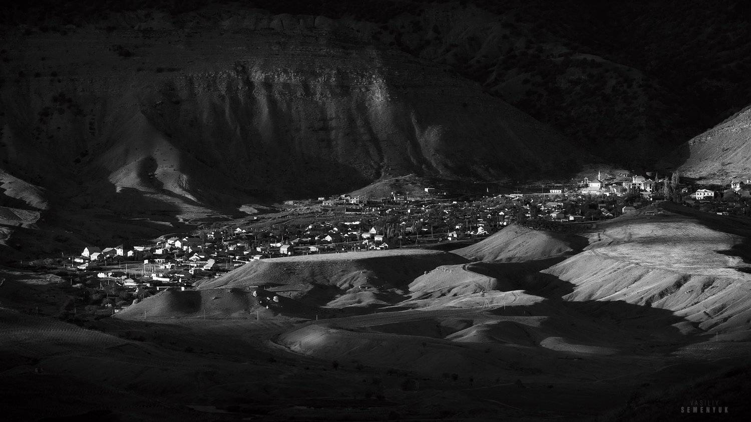 Затерянный город.. Автор: Семенюк Василий крым, судак, капсель, марсианский пейзаж, меганом, посёлок, закат, осень, горы, ч/б, landscape, mountain, black and white, sunset., Семенюк Василий