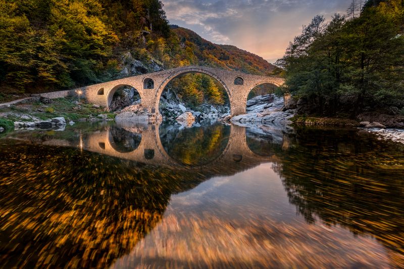 #devils_bridge #autumn #bulgaria #rhodope_mountains #travel #journey #landscape #mayavphotography \