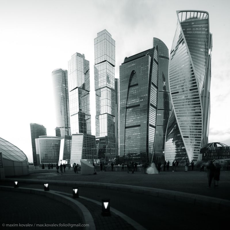 Europe, Moscow, Russia, architecture, autumn, city, evening, sky-scraper, sunset, Европа, Москва, Москва-Сити, Россия, архитектура, вечер, город, закат, небоскрёб Пальцы вееромphoto preview