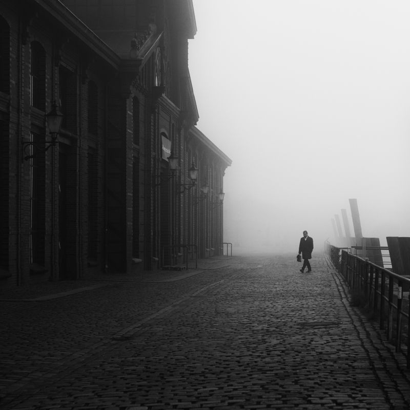 fog, mist, haze, person, street, urban Fischauktionshalle 1x1photo preview