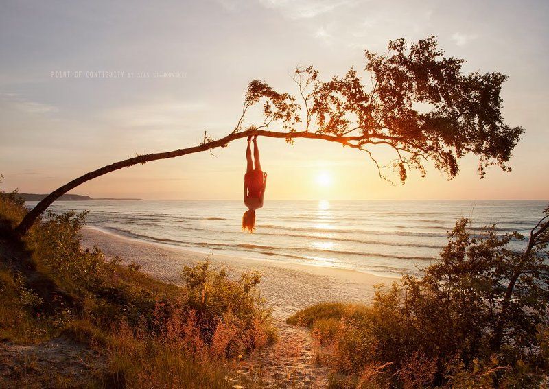 море, берег, закат Point of contiguityphoto preview