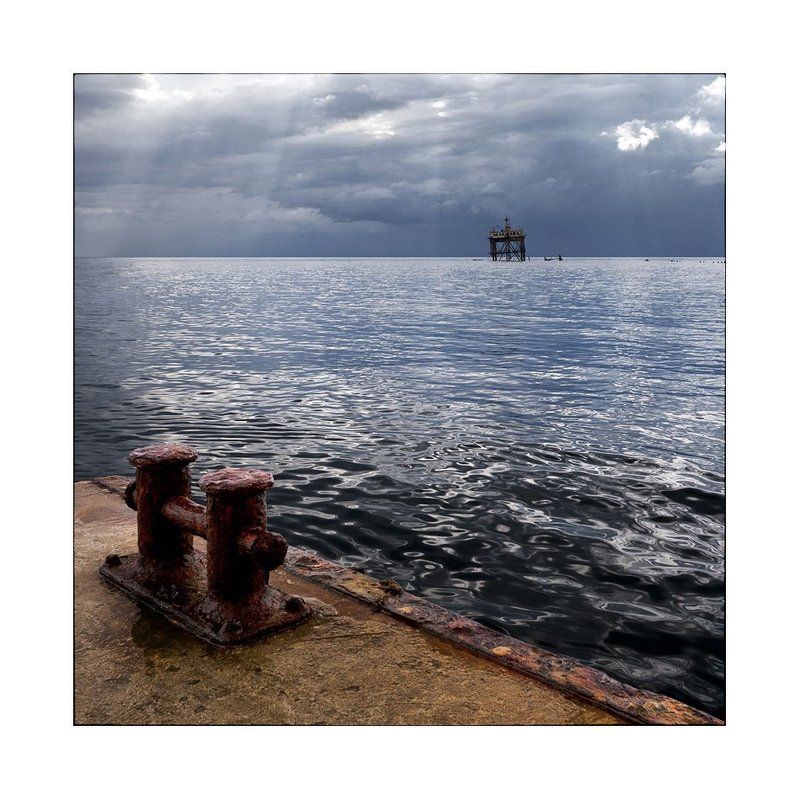 крым, голубой залив На пристани...photo preview