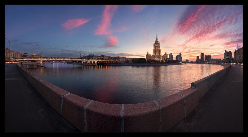 украина, рэдиссон ройал, новоарбатский мост, вечерняя москва, уляшев Вечерняяphoto preview