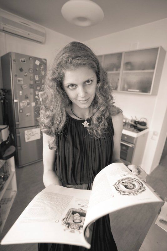 portrait, bw, sepia Ангелы тоже читают журналыphoto preview