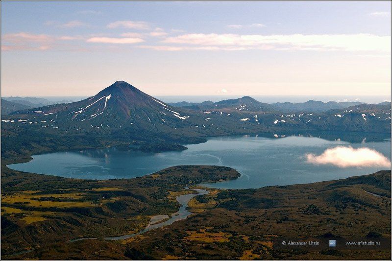 горы, вулкан, ильинский, камчатка, озеро, курильское Ильинскийphoto preview