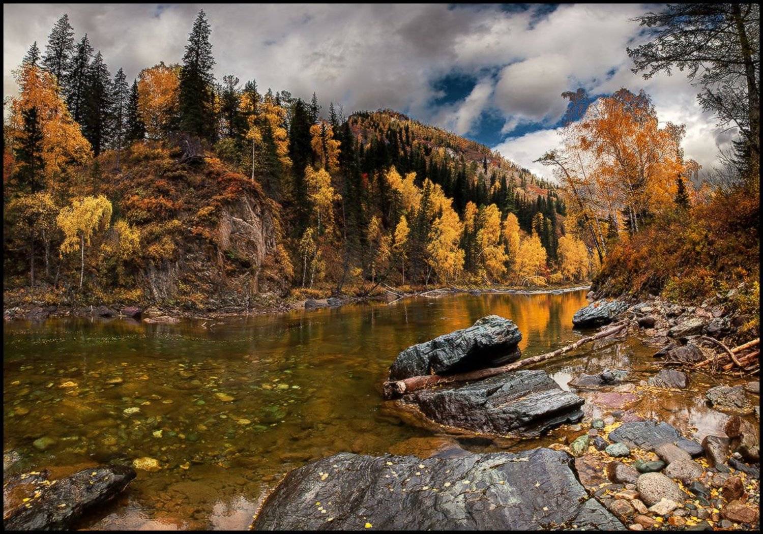 Золотая Река. Автор: Виталий из Н-ска алтай, осень, кумир, река, вода, горы, каньон, золото, Виталий из Н-ска