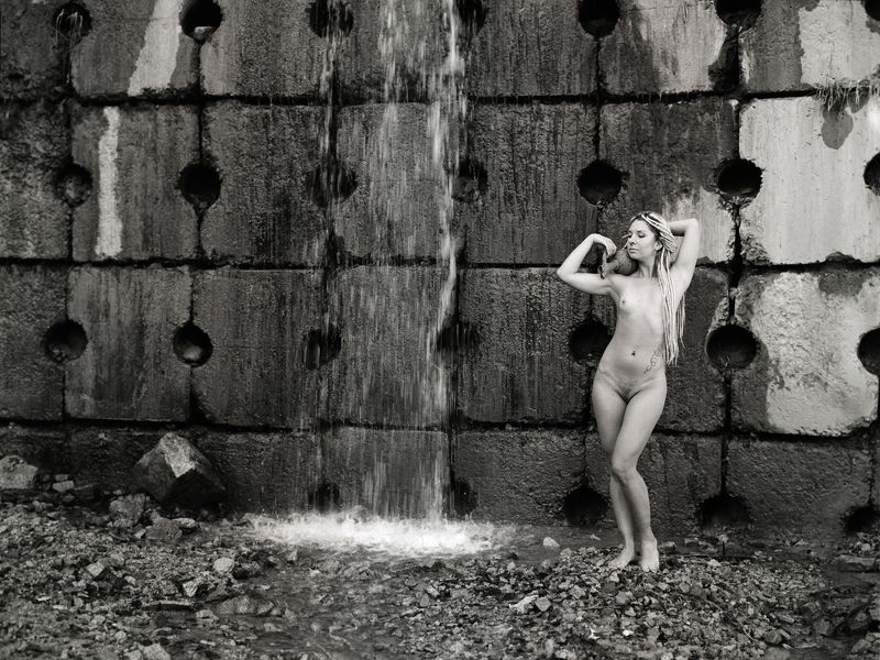 ню, арт, чб, пленка, 120film, nude, nu, art, sexy, erotic, mamiya, girl Девушка с кувшиномphoto preview