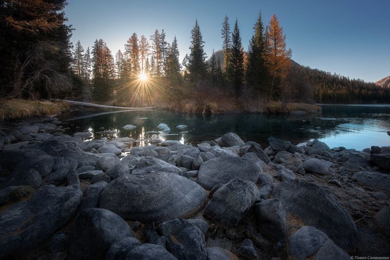 пейзаж, алтай, восход, осень, река, на берегу, камни Бара фото превью