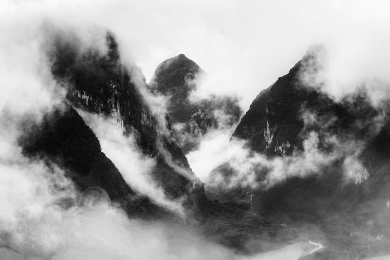 ngo cuong, dong van, ha giang, vietnam, black and white, landscape, moutain, cloud, smoke, indochina Dong Van - Ha Giang - Vietnam - By Ngo Cuogphoto preview