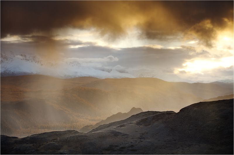 озеро горы алтай вода лазурь вечер закат осень золото камни ***photo preview