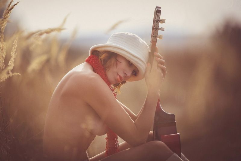 лес, девушка, ню..лето Гитарными струнами нежно скользя...photo preview