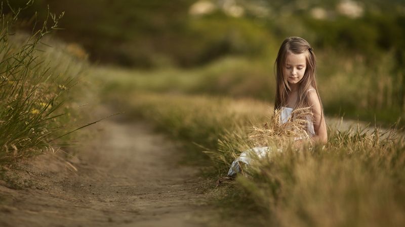 детский фотограф, дети, портрет, художественный портерт, идея детской фотосессии, детский образ, образ, пшеница, платье, ребенок, ребенок в кадре, photo preview