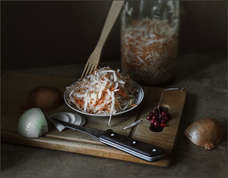 капуста, лук, закуска, калина, натюрморт ***photo preview