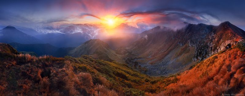 горы, карпати, карпаты, мармароси, ранок, рассвет, світанок, туман, утро, мармаросы, попіван, мармы, maramures, carpathians, mountains, ukraine Багровые рассветы осенниеphoto preview