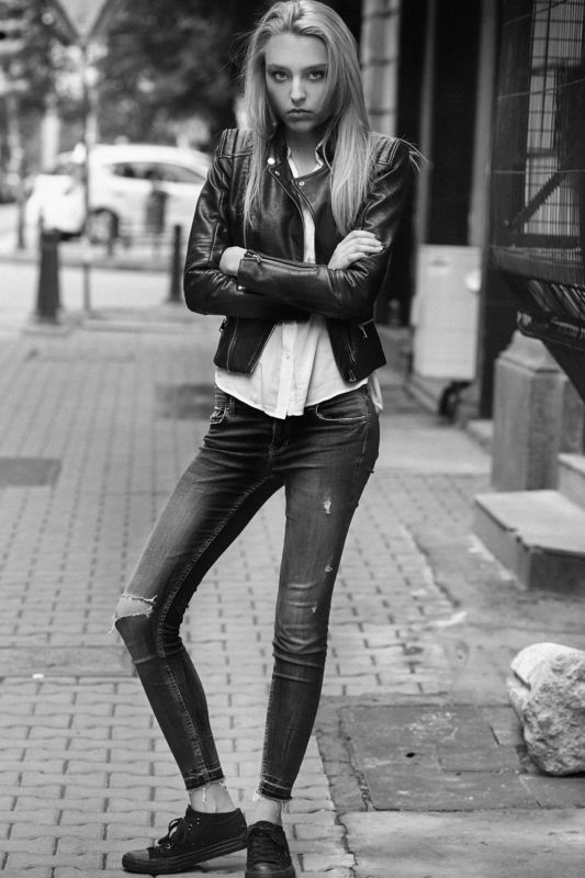 Light, Natural , Studio , Asen Andreev , Asen Andreev Photography , Street , Model , Pose , Posing , Fashion , B&W , Black & White , Portrait , Monochrome  Ivenaphoto preview