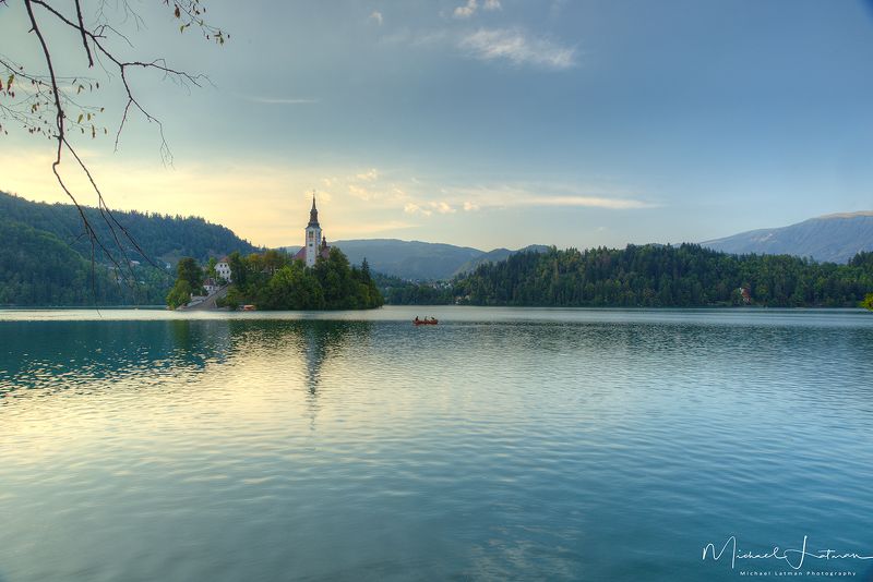 August. фото превью