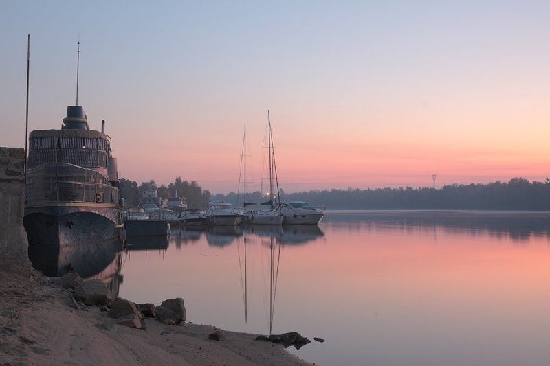 утро, рассвет, река, днепр, корабль, яхта, киев, вышгород Утро на Днепре...photo preview