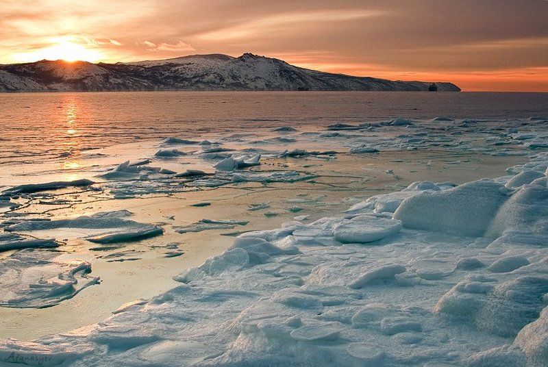 бухта нагаева, бухта, зима, лед, магадан, море, рассвет, закат, каменный венец, охотское море, солнце, колыма Бухта Нагаева  зимойphoto preview
