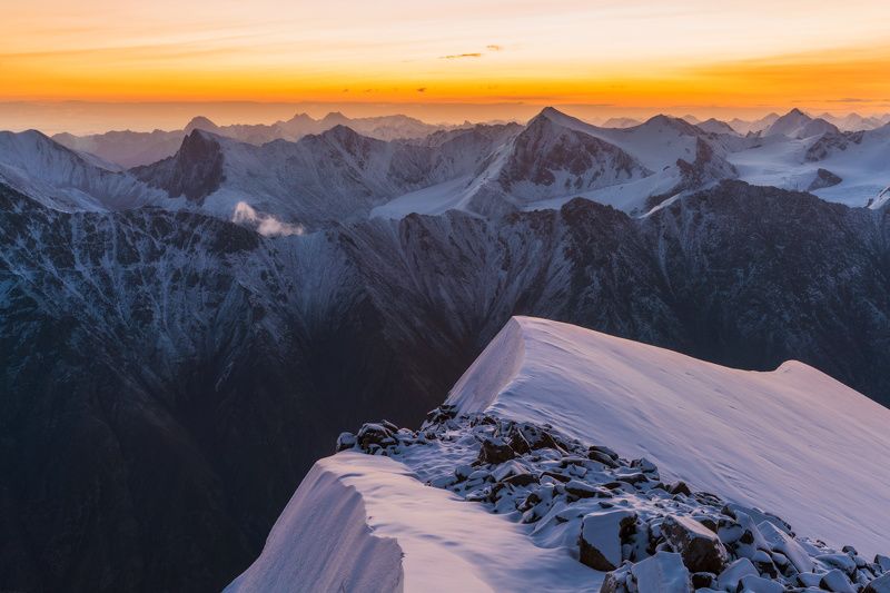 горы, тянь-шань, утро, рассвет, пик мукагали, вершина Прогулки по краюphoto preview