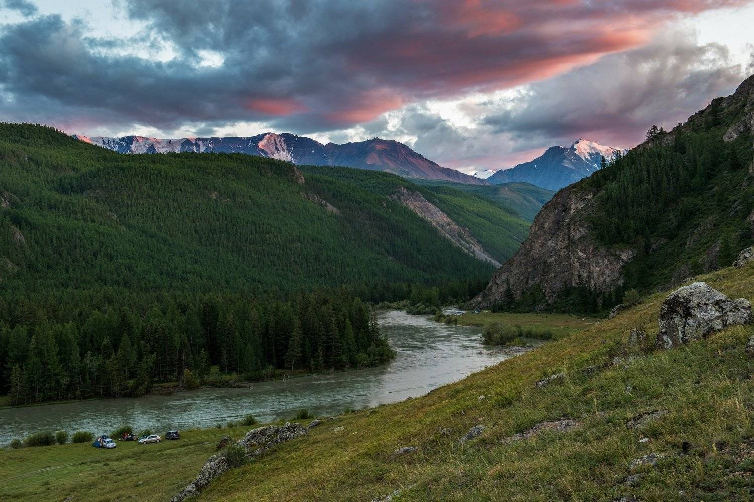 Вечер у подножия Актру. Автор: Максим Блинов , Максим Блинов
