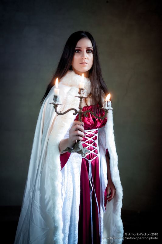 candles, girl, model, modella, urbex, portrait, costume, cosplay Lady Vanessaphoto preview