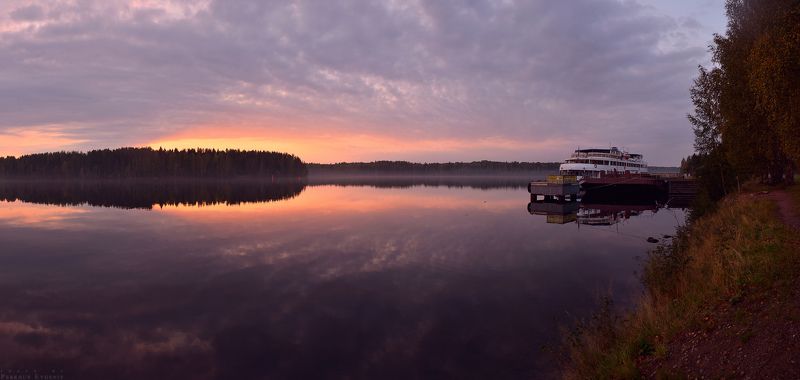 вода, корабль, мандроги, небо, закат За минуту до отчаливанияphoto preview