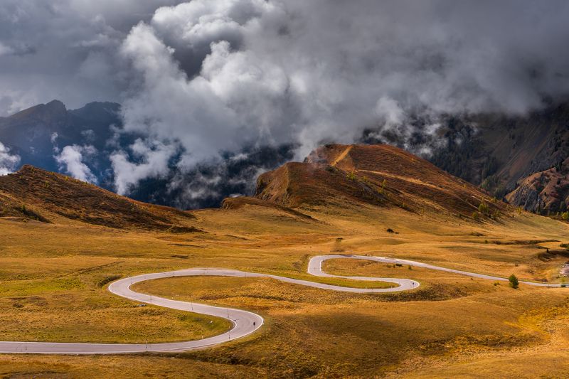 dolomites,dolomiten,dolomiti,curves,unesco,giau,passo,europe,italy,moutains,alto adige,tyrol Dolomite curvesphoto preview