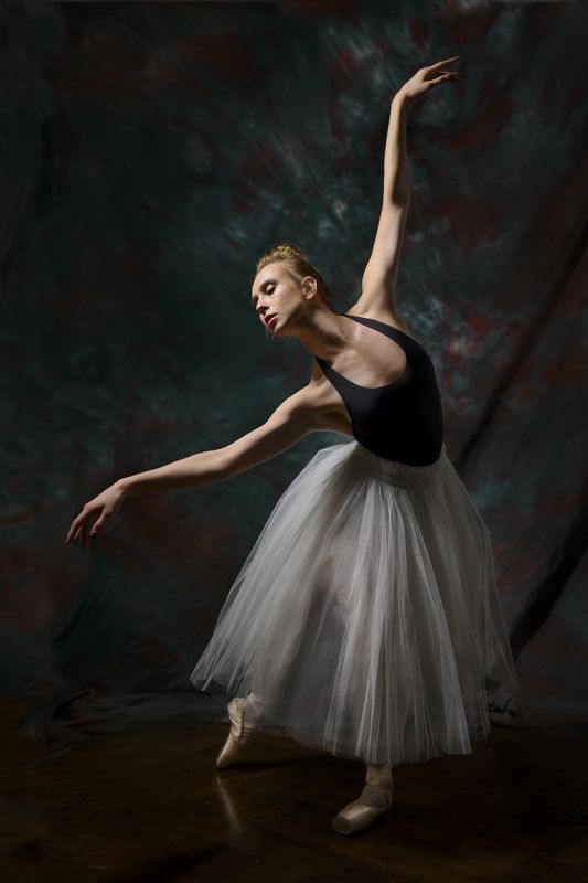 балет, балерина, позы, танец Солистка НОВАТ Вера Сабанцеваphoto preview