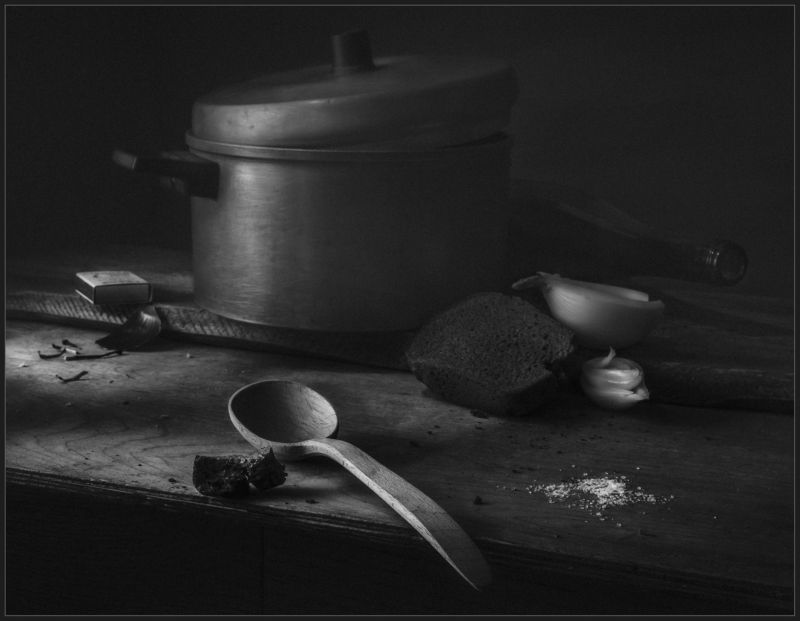 ложка, хлеб, лук, кастрюля, натюрморт ***photo preview
