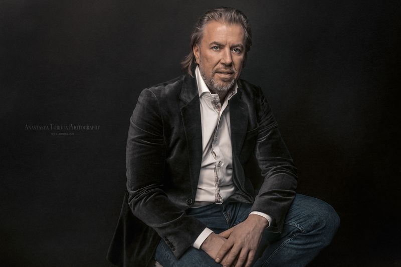 мужскойпортрет какрежиссер мужчина брутальность харизма Мужской взглядphoto preview