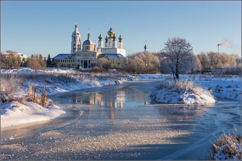 россия, ивановская обл, введенье На хрупком льду играет солнцеphoto preview