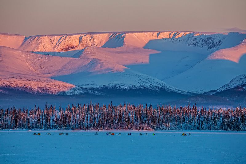 рыбалка, мороз, Имандра, горы, Хибины, палатка, рыбаки Зимняя рыбалкаphoto preview