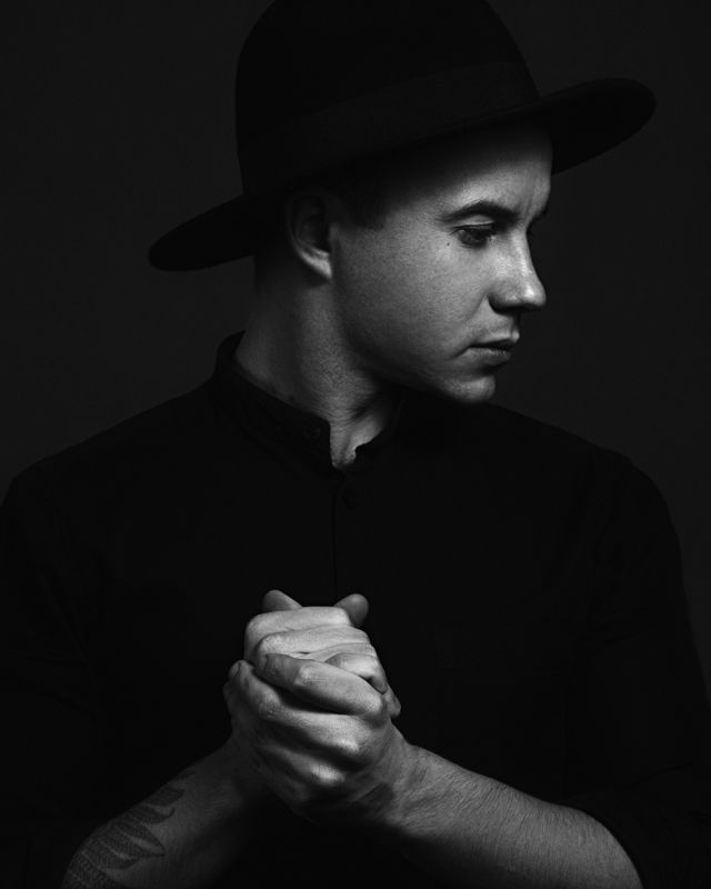 Автопортретphoto preview