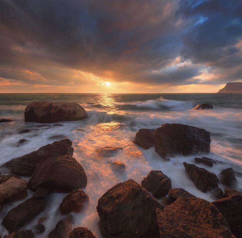 крым, балаклава Бушующее Черное Мореphoto preview