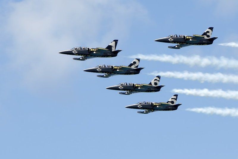 авиашоу, самолет, реклама, море Стремление к совершенствуphoto preview