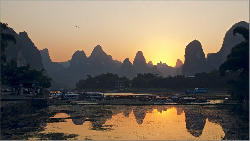 li river,lijiang river,xingping,china Закат на реке Лицзянphoto preview