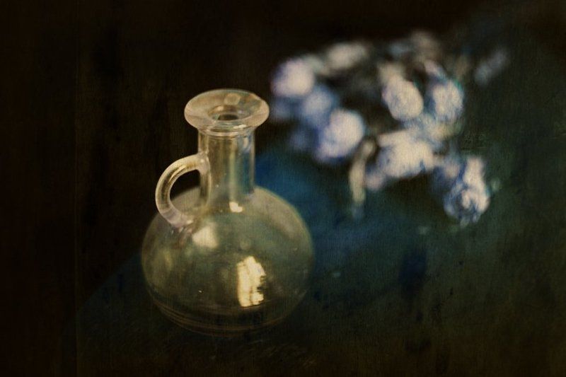 гелиос, осень, натюрморт, листья, бутылки Рисует Гелиосphoto preview