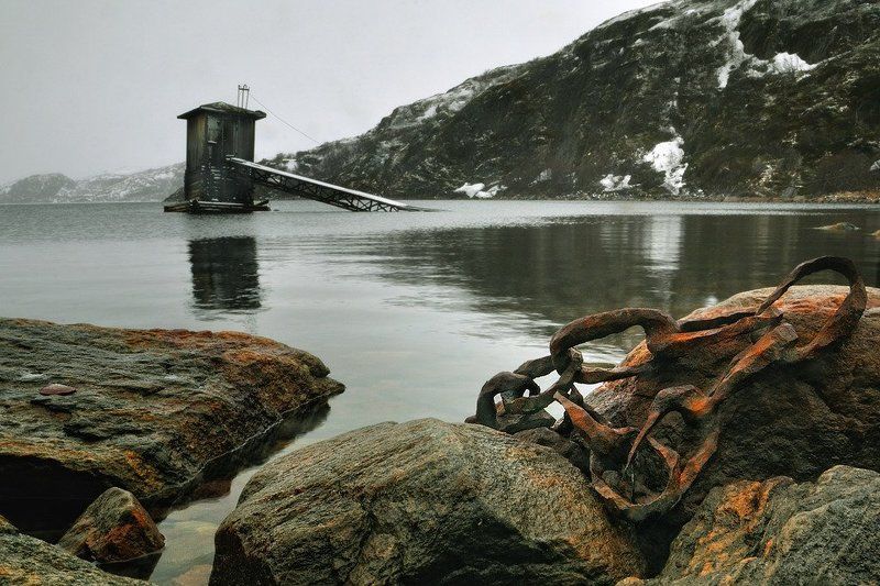 цепь, ржа, камни Коррозия металлаphoto preview