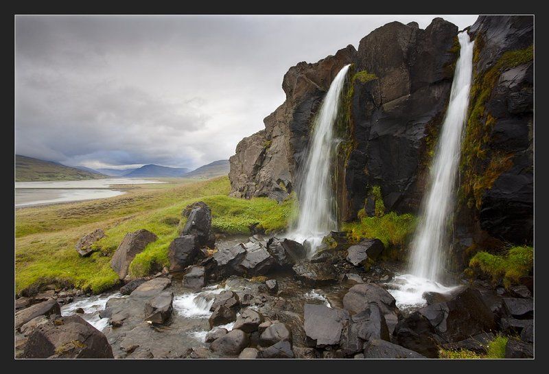 iceland, waterfall Фрагменты осениphoto preview