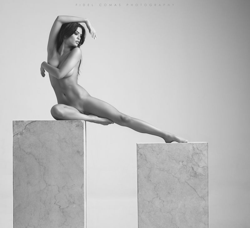 model, monochrome, art, studio We can´t stop the timephoto preview