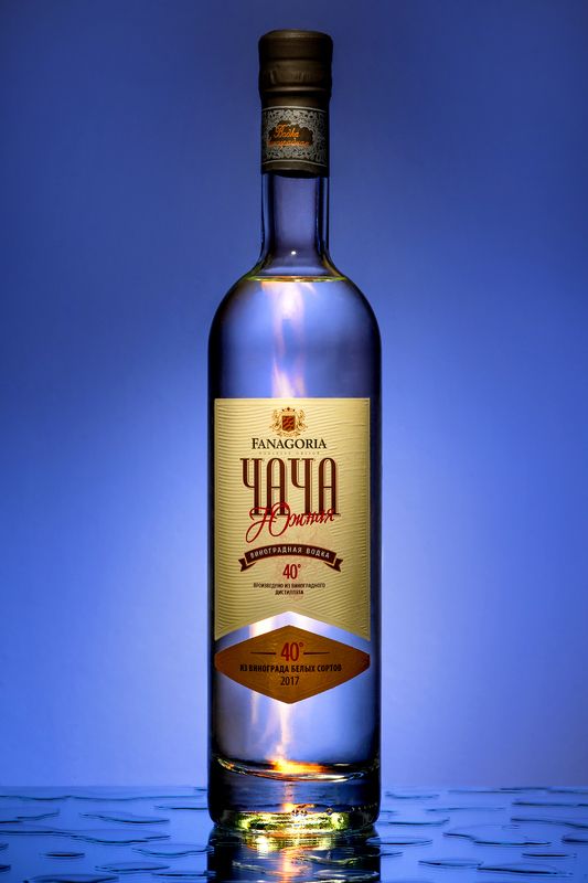 предметный фотограф. В продолжение новогодней алкогольной темы!))) Чача из светлых сортов винограда.photo preview