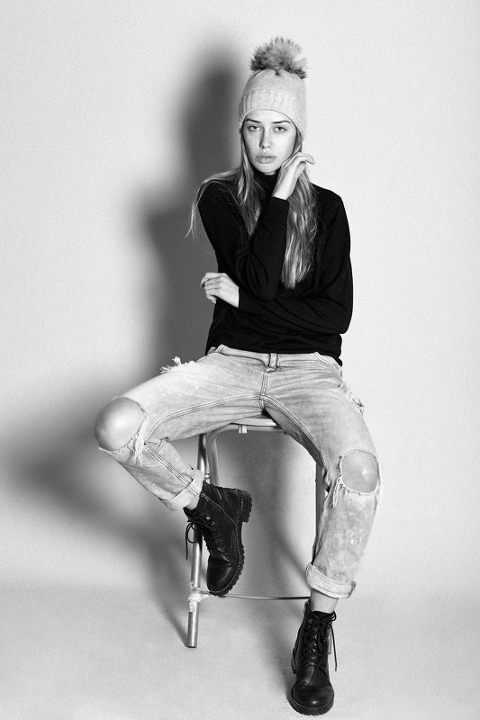 Light , Asen Andreev , Asen Andreev Photography , Portrait , studio , B&W , Black & White , Monochrome , Pose , Posing , Fashion , Model ,  Annaphoto preview