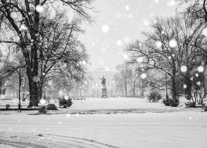 зима новыйгод прогулка город метель снег стритфото Первое января 2019 годаphoto preview