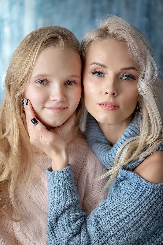 Мать и дочьphoto preview