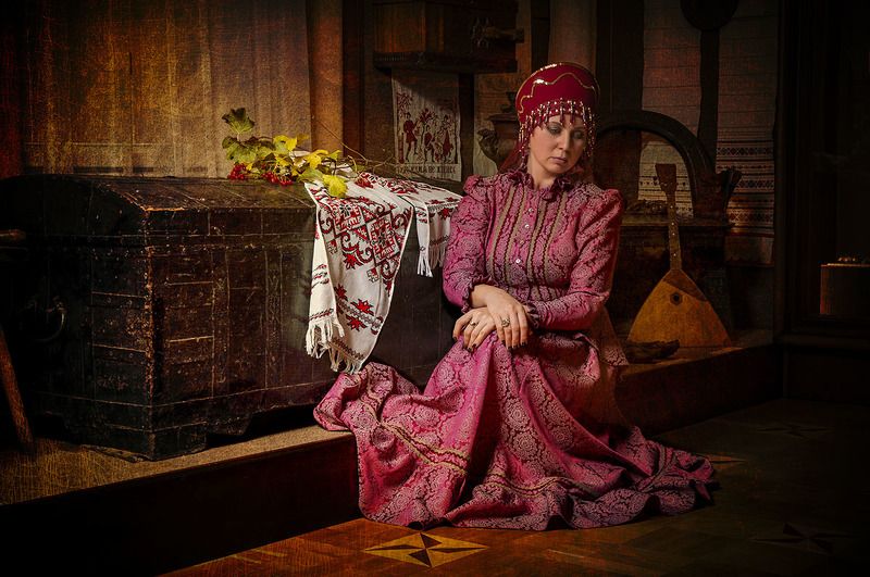 Фото, художественное фото, студия, портрет, печаль,красота, колор, картина, женщина, жанровый портрет, жанр, девушка, девушки, взгляд, боярыня Боярыняphoto preview