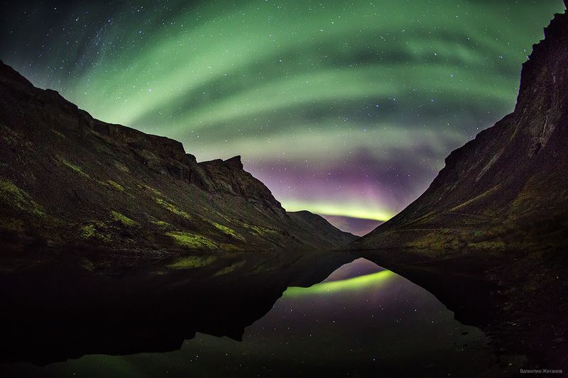 Хибины, сияние, мурманская область Отражение в горном озереphoto preview