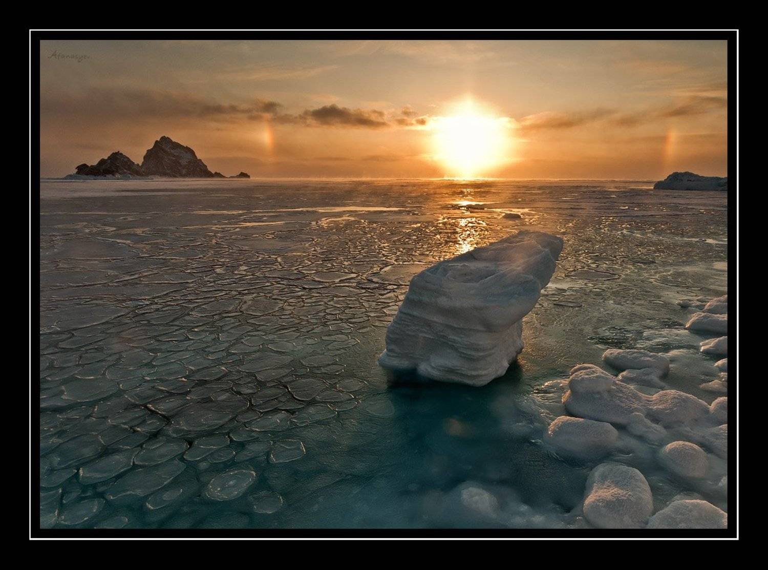 Утро Охотского моря. Автор: antonio магадан, три брата, охотское море, лед, рассвет, гало, солнце, снег, море, antonio
