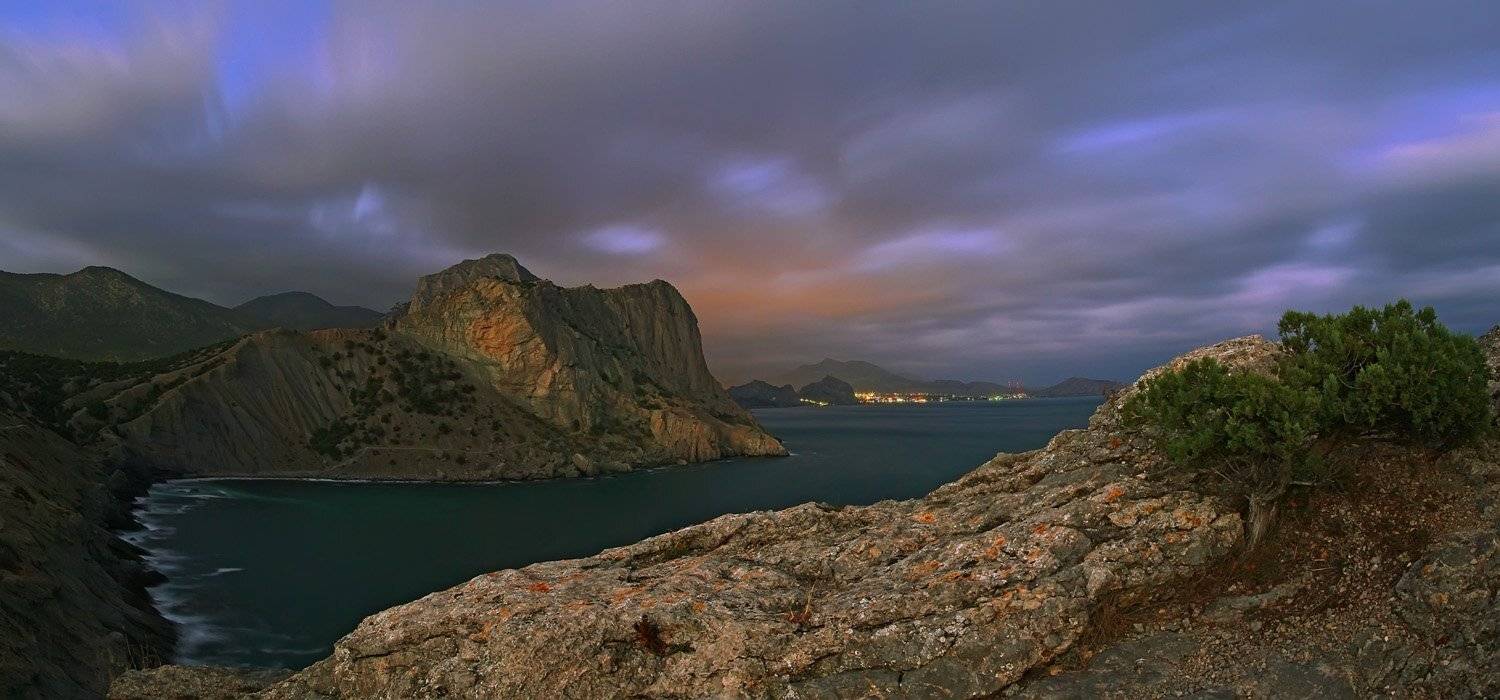 Вечер у моря.. Автор: Сергей Шульга крым, небо, облака, свет, вечер, осень, пейзаж, природа, море, новый свет, мыс, берег,, Сергей Шульга